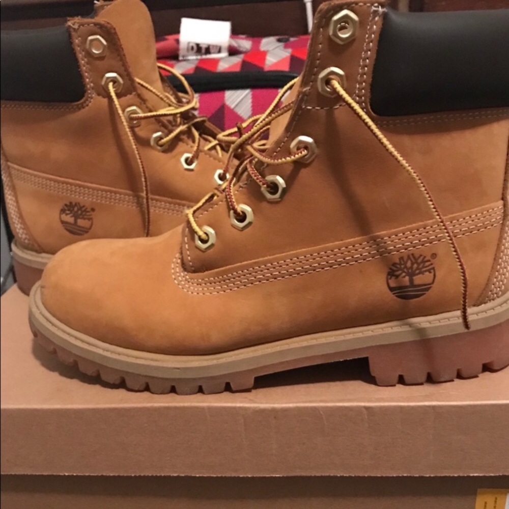 Women size 7 Wheat Yimberland
